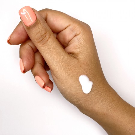 کرم ضد آفتاب بی رنگ پیکسل SPF +50 مناسب پوست چرب و جوش دار و مختلط