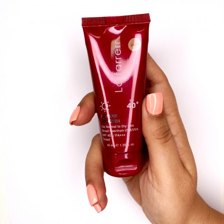 کرم ضد آفتاب رنگی ضد لک لافارر مناسب پوست خشک و معمولی SPF 40