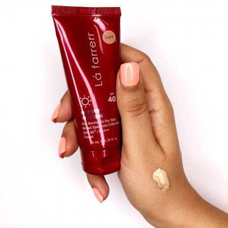 کرم ضد آفتاب رنگی ضد لک لافارر مناسب پوست خشک و معمولی SPF 40
