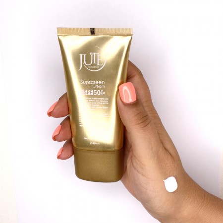 کرم ضد آفتاب بی رنگ SPF 50 ژوت مناسب پوست چرب