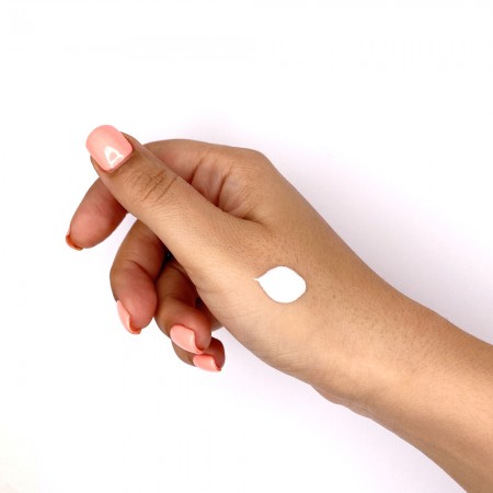 کرم ضد آفتاب بی رنگ SPF 50 ژوت مناسب پوست چرب