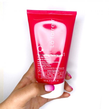 ژل شستشوی لایه بردار صورت لافارر مناسب پوست چرب و مستعد آکنه